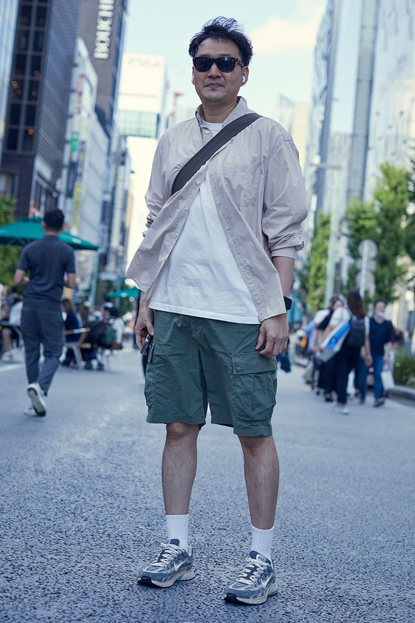 短パンを大人っぽくはくなら「カーキ」を選択！スナップ好例3選でその理由を検証 - 4枚目の画像