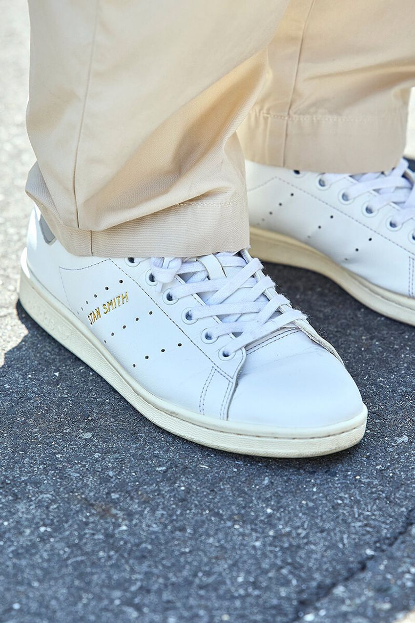 旬の“ホワイトパンツ”はどう選んで、どう着こなす？ 街の洒落者のリアルコーデ3選！ - 5枚目の画像