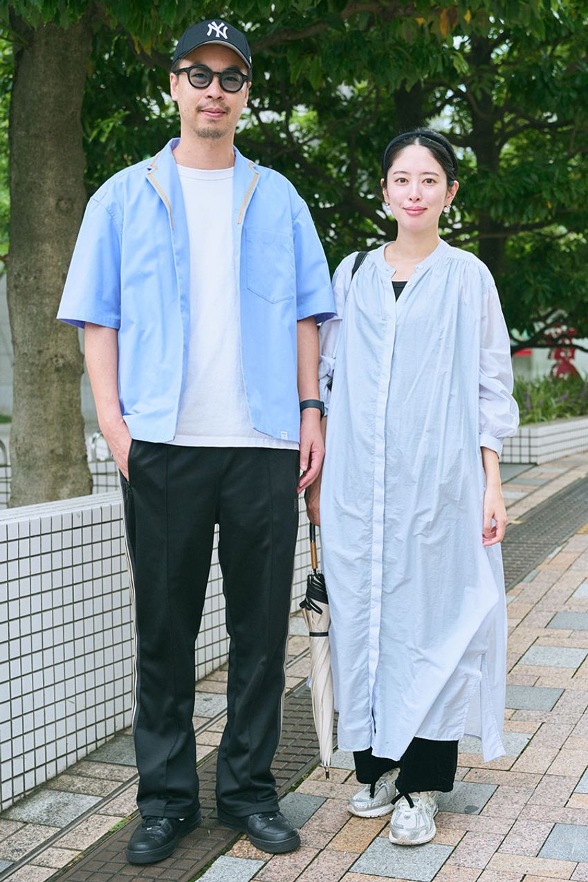 “インナーの白T使い”が上手い街の洒落者たちをスナップ！青シャツ合わせ、Tシャツ重ねetc. - 2枚目の画像