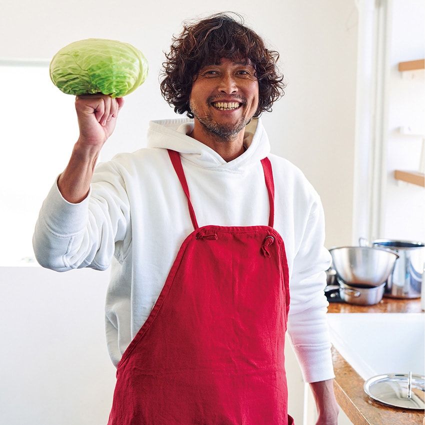芯をくりぬいて茹でると外側の葉がきれいにはがせるよ！