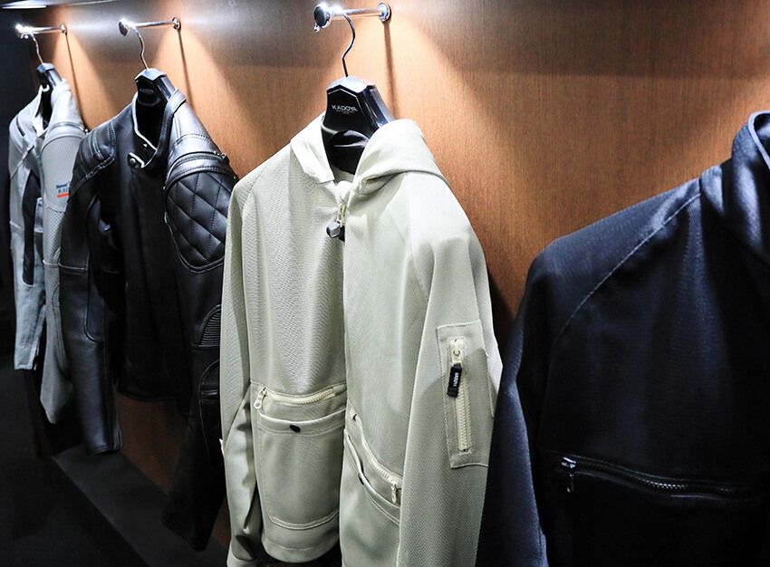 BMWからロイヤルエンフィールドまで！バイク好き女優が巡る「東京モーターサイクルショー」最前線 - 12枚目の画像