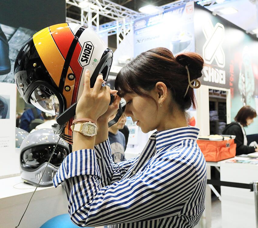 BMWからロイヤルエンフィールドまで！バイク好き女優が巡る「東京モーターサイクルショー」最前線 - 14枚目の画像