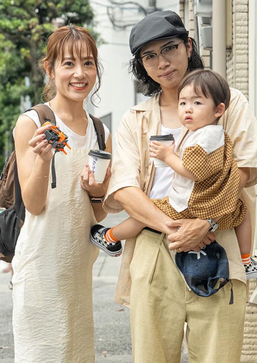 自然なリンクが良い感じ！ 親子コーデは“さりげなく”がお洒落見えの秘訣 - 1枚目の画像