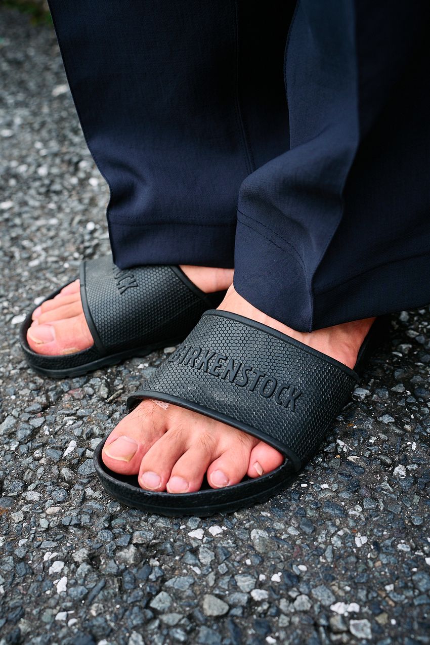 サンダル上手は夏上手。“だらしなく見えない履きこなし術”を街角スナップで！ - 7枚目の画像