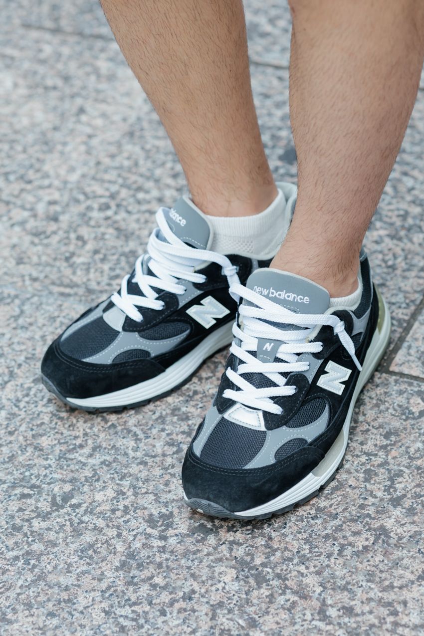 【30、40代】「黒いユニクロのショーツ」が超万能！大人っぽく合わせた街角スナップ3選 - 3枚目の画像