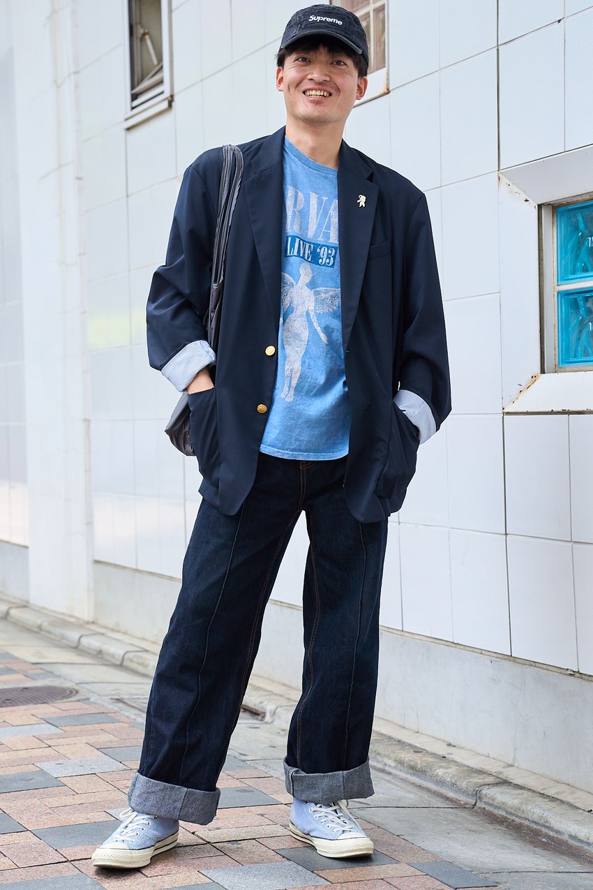 軽いアウターには“グラフィックTシャツ”を合わせたい！その効果を物語る3名をスナップ！ - 2枚目の画像