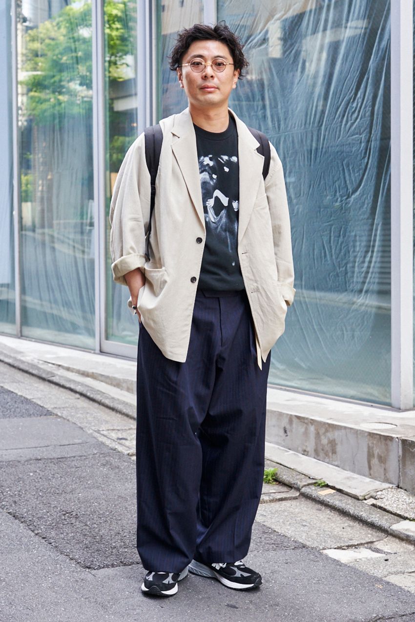 軽いアウターには“グラフィックTシャツ”を合わせたい！その効果を物語る3名をスナップ！ - 5枚目の画像