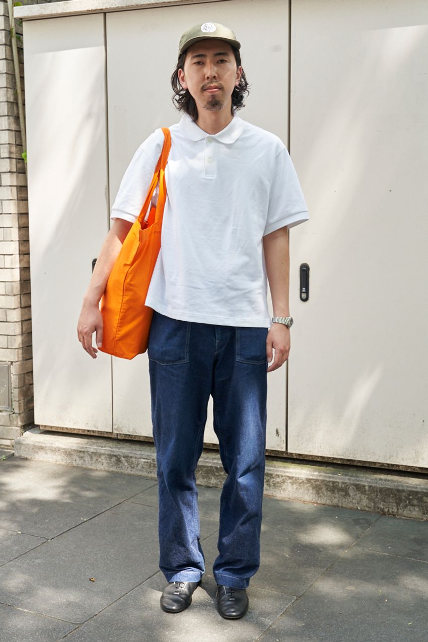 ラインナップ拡大中！話題の「ファミマの服」をコーデに取り入れた洒落者たちを街角でパパラッチ - 2枚目の画像