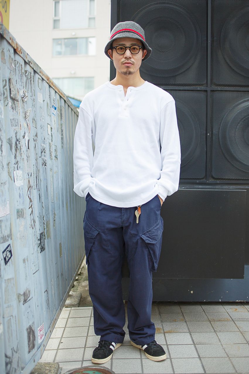 スタイルある大人たちに学ぶ、“自然体コーデ”の方程式。「服はシンプルに小物で個性を出す！」 - 8枚目の画像