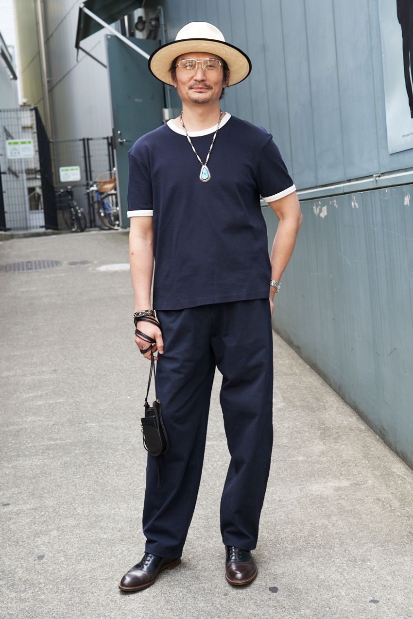 スタイルある大人たちに学ぶ、“自然体コーデ”の方程式。「服はシンプルに小物で個性を出す！」 - 2枚目の画像