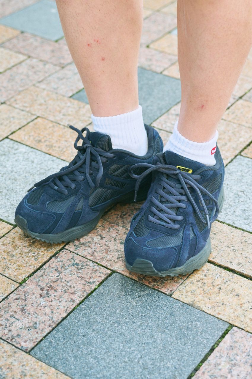 “子ども見え”を回避する最善手！“黒いショーツ”で大人っぽくキメた街角の3名 - 11枚目の画像