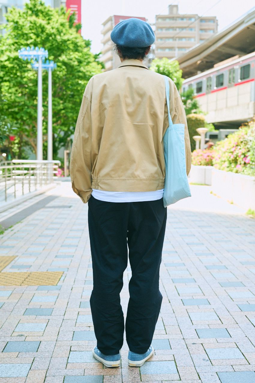 気になるこの時季の“軽アウター事情”をスナップで。人気はGジャン、テーラードジャケットetc. - 10枚目の画像