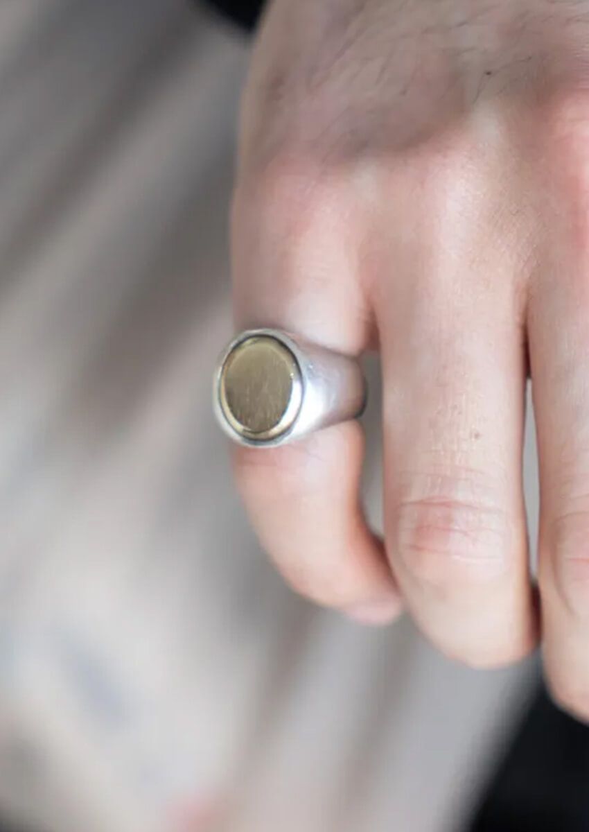 初夏のオールブラックには名作シルバーアクセが必須！「トムウッド」は特に高支持だった - 1枚目の画像