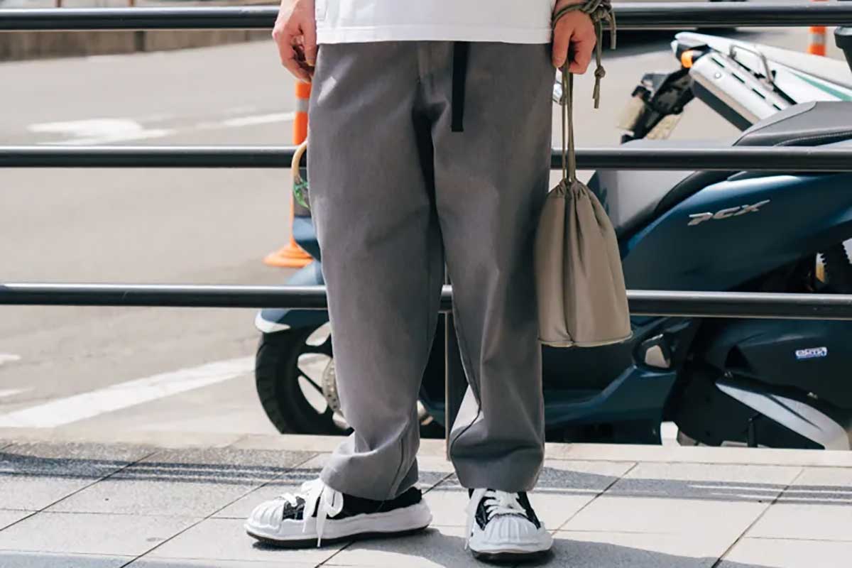30〜40代必見】「ディセンダント」のパンツがかなり万能！コーデ好例を 