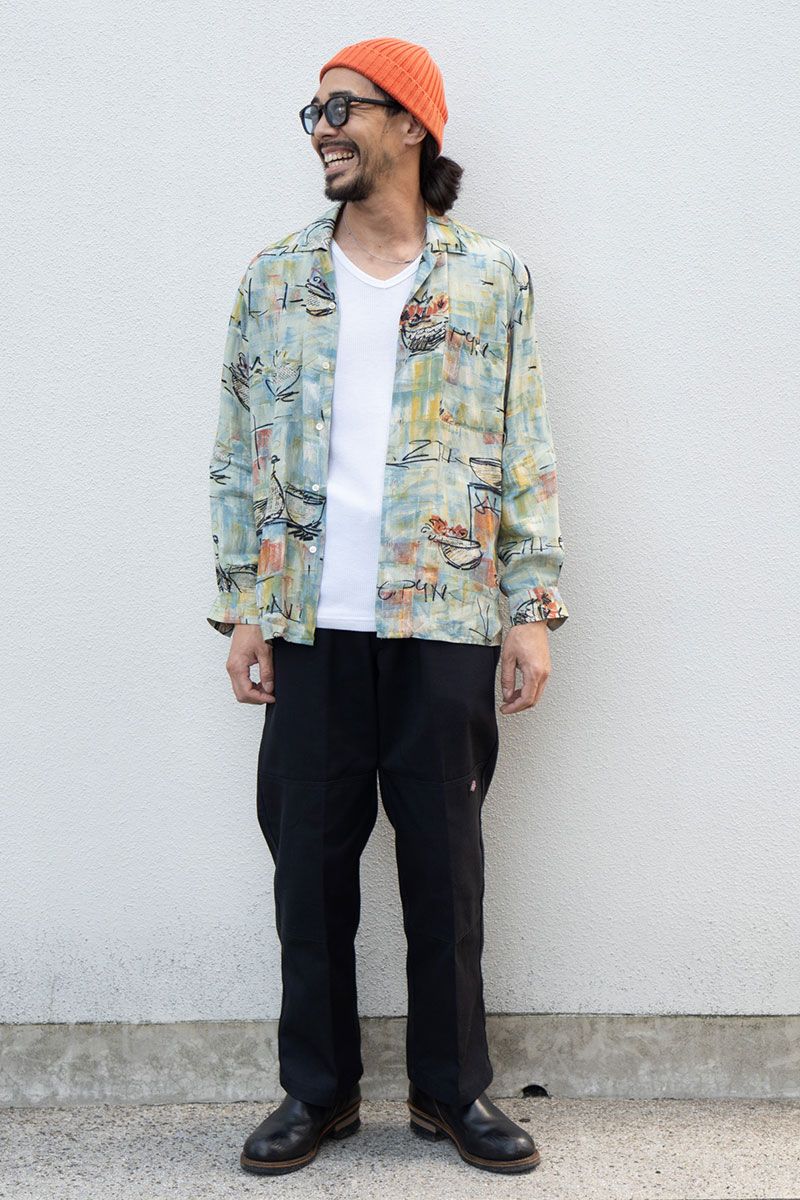 シャツ、カットソー＝ともに古着　パンツ＝ディッキーズ　シューズ＝レッドウィング　帽子＝キジマタカユキ　眼鏡＝ユニクロ　ネックレス＝ノーブランド