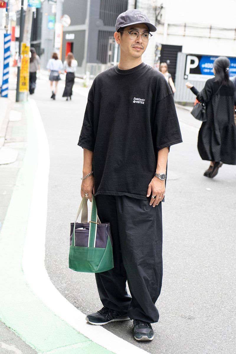 Tシャツ、パンツ＝フレッシュサービス