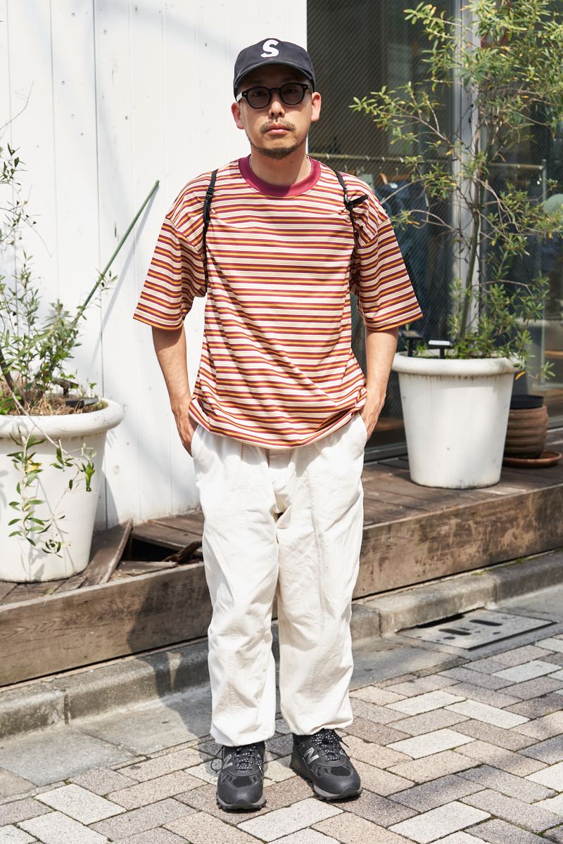 Tシャツ、バッグ＝ともにダイワピア39