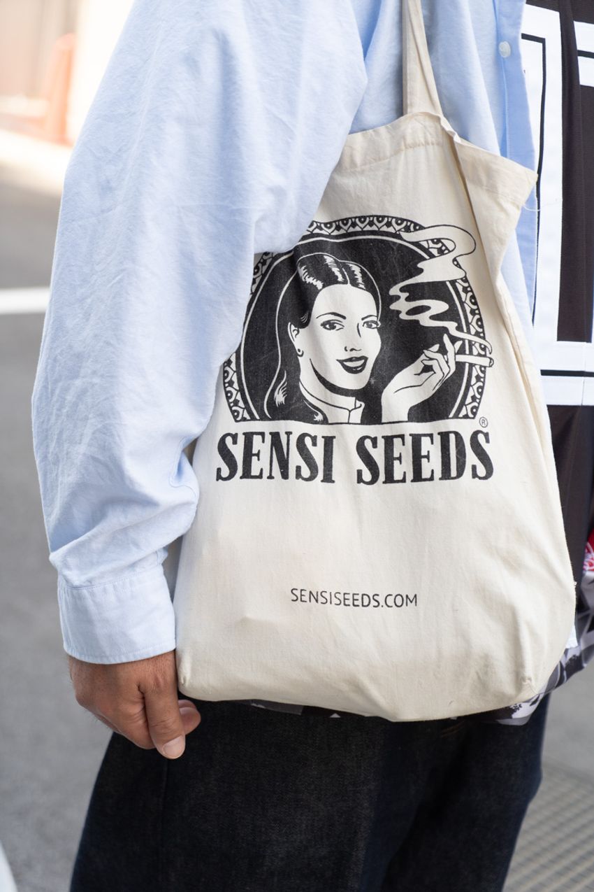 30代、40代の「シュプリーム」が似合う人SNAP。取り入れるべきアイテムと着こなしのヒント - 4枚目の画像