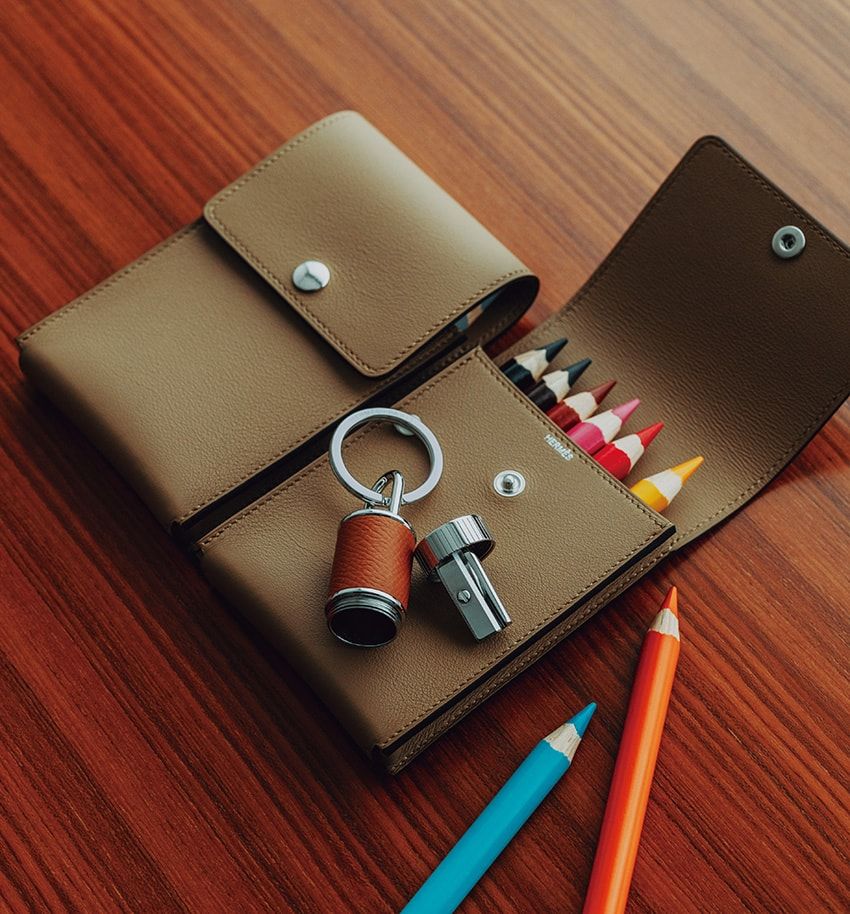 「エルメス」に教わるラグジュアリーの本質。豊かな時間をもたらす“色鉛筆ケース” - 1枚目の画像