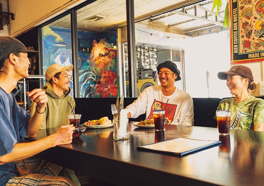 道祖修二さんが初のソロ新曲をリリース！MV撮影地の「沖縄・北谷」で海岸線の魅力を開拓 - 8枚目の画像