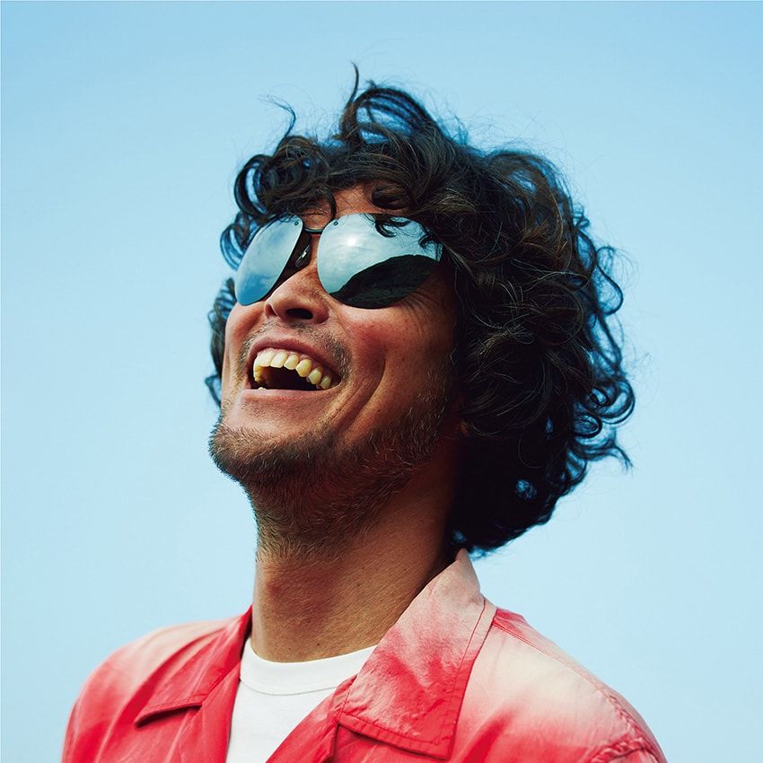 サングラス3万1020円／ディーゼル（ディーゼル ジャパン　0120-55-1978）