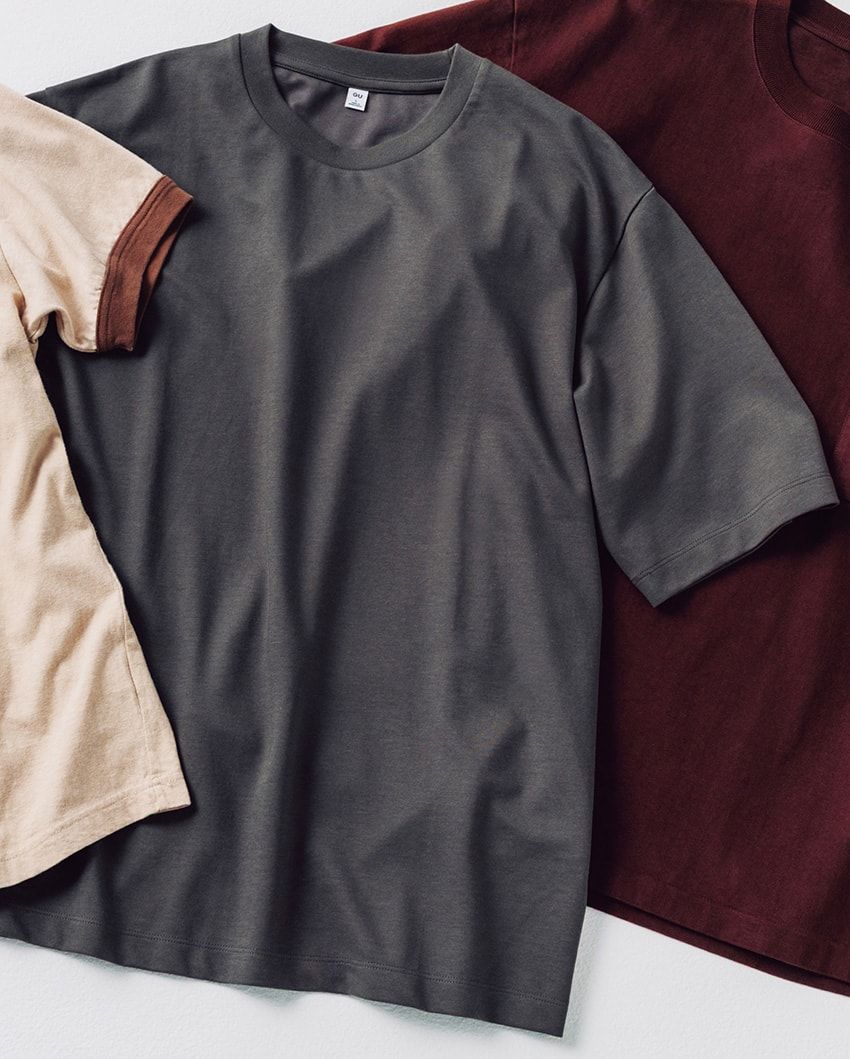 ハリに富むポンチ素材によりキレイなフォルムがキマる一枚。しかも吸汗速乾＆接触冷感の機能派。1290円／ジーユー