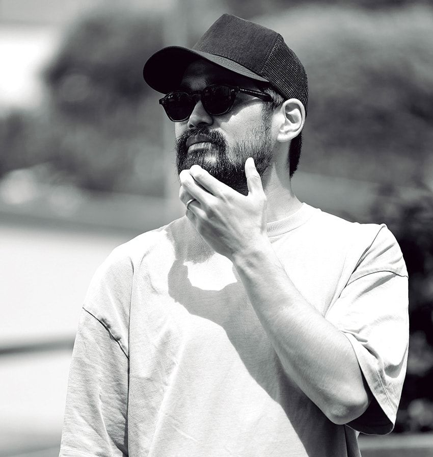 岸間俊篤さん●スポーツアパレル、アウトドアシューズメーカーで経験を積み、現在もその業界にて活動中。素材と形にこだわったシンプルな服を好む。