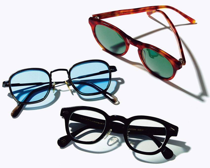 軽部さんの私物サングラス。モスコットやクラップアイウェアを愛用。天候でレンズカラーを使い分けながら、形は丸みを帯びたウェリントンフレームで統一。