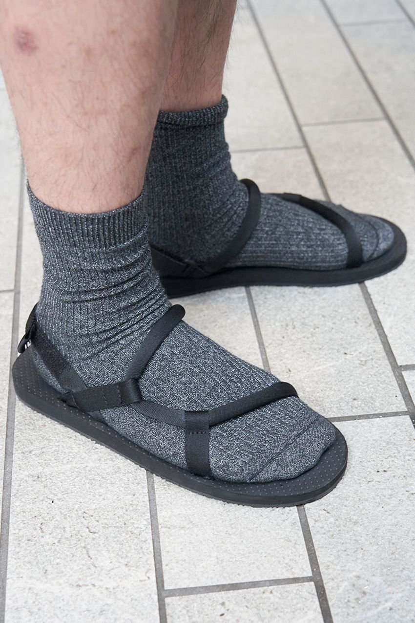 大人気のモンベル「ソックオンサンダル」の履きこなし3選。街仕様に仕上げるポイントを調査！ - 3枚目の画像