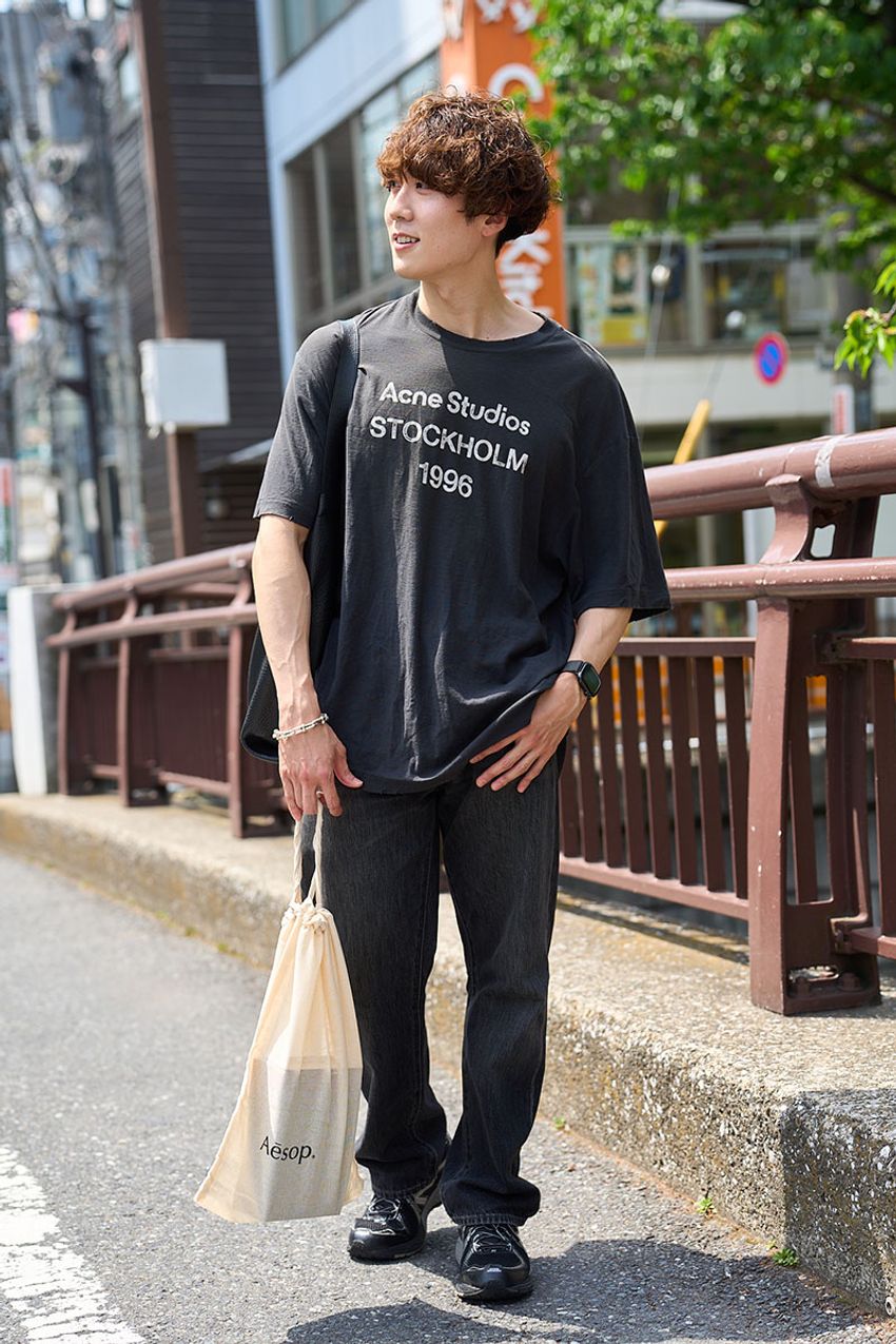 夏の超王道「Tシャツ×デニム」の垢抜けテク。ファッション巧者のリアルコーデで解説！ - 2枚目の画像