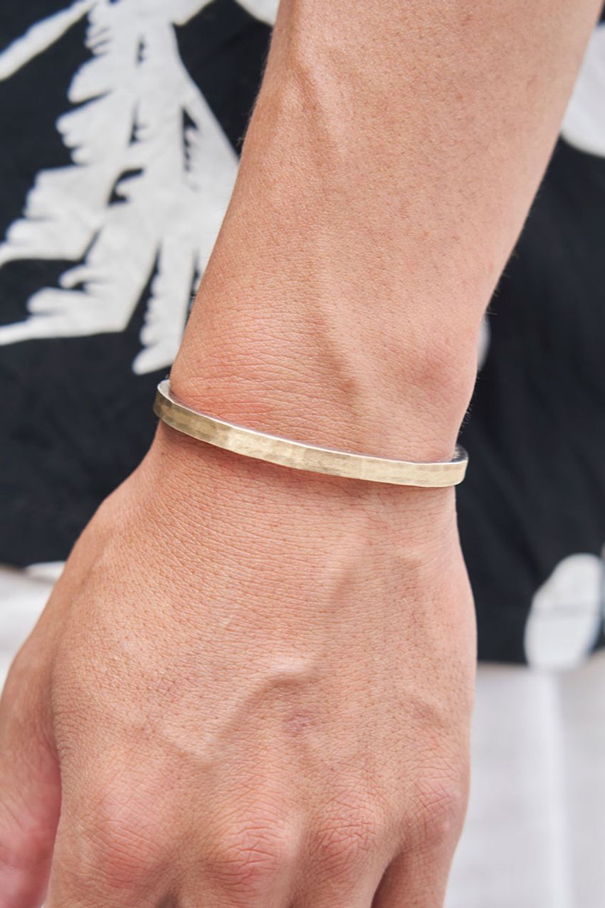 “柄シャツ”はどう着こなす？ リラックス感と遊び心を両立させる洒落者3人の装い - 3枚目の画像