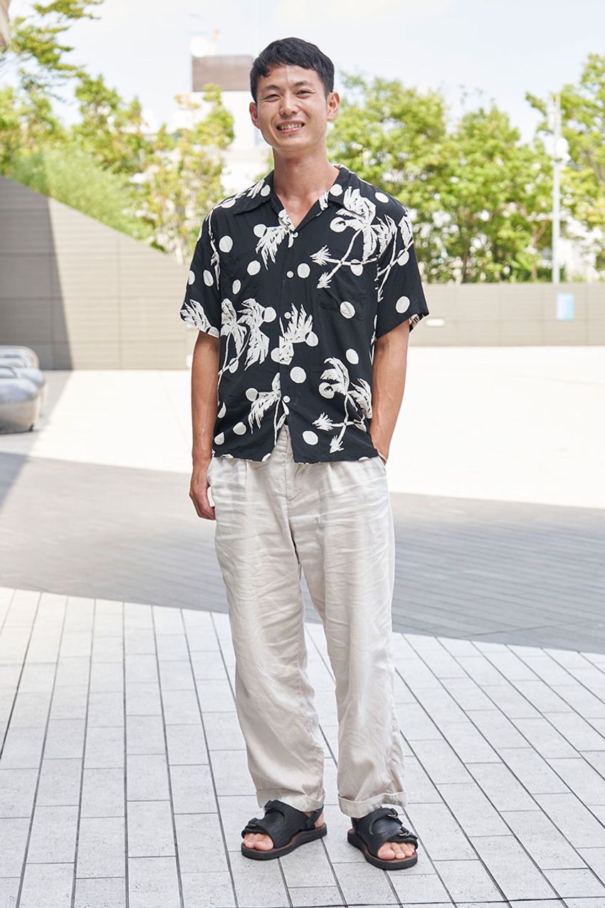 “柄シャツ”はどう着こなす？ リラックス感と遊び心を両立させる洒落者3人の装い - 2枚目の画像
