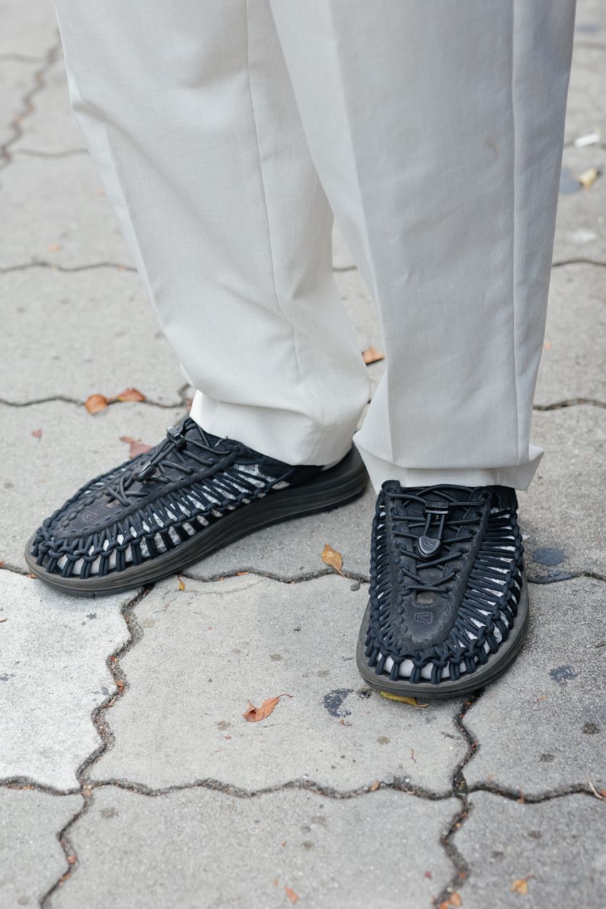 “柄シャツ”はどう着こなす？ リラックス感と遊び心を両立させる洒落者3人の装い - 9枚目の画像