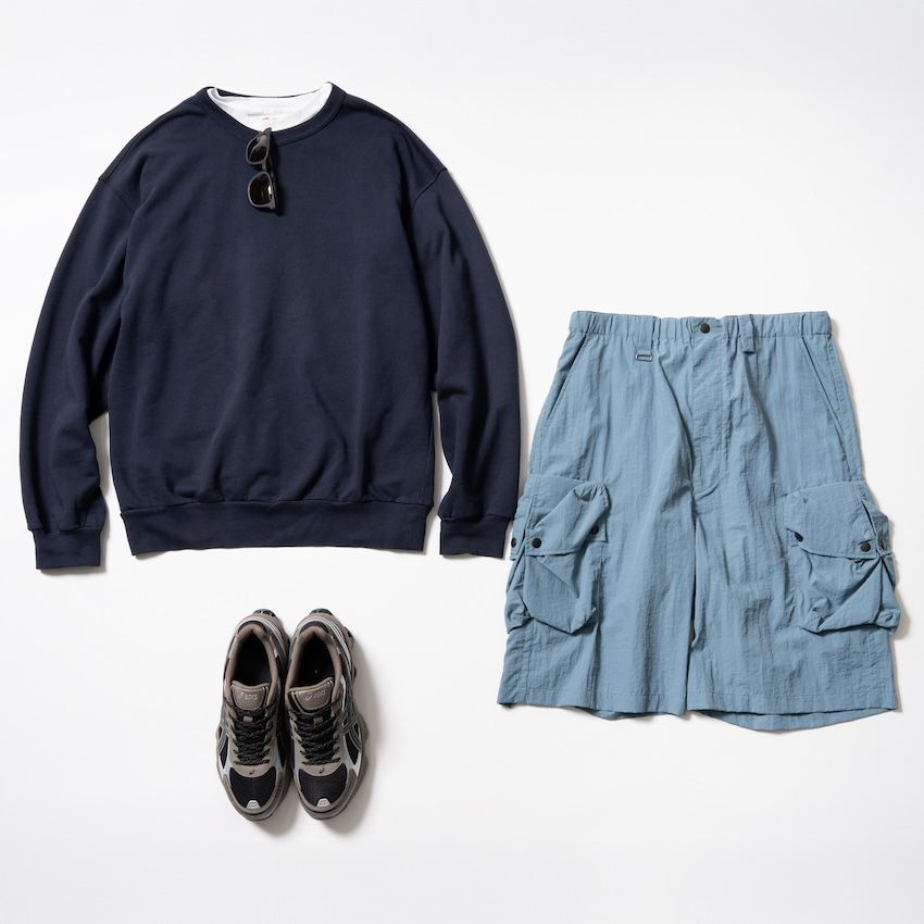 ショーツ 3万7400円／ヨーク（エンケル　03-6812-9897）、靴 2万2000円／アシックス（アシックスジャパン　カスタマーサポート部　 https://www.asics.com ）、その他スタイリスト私物