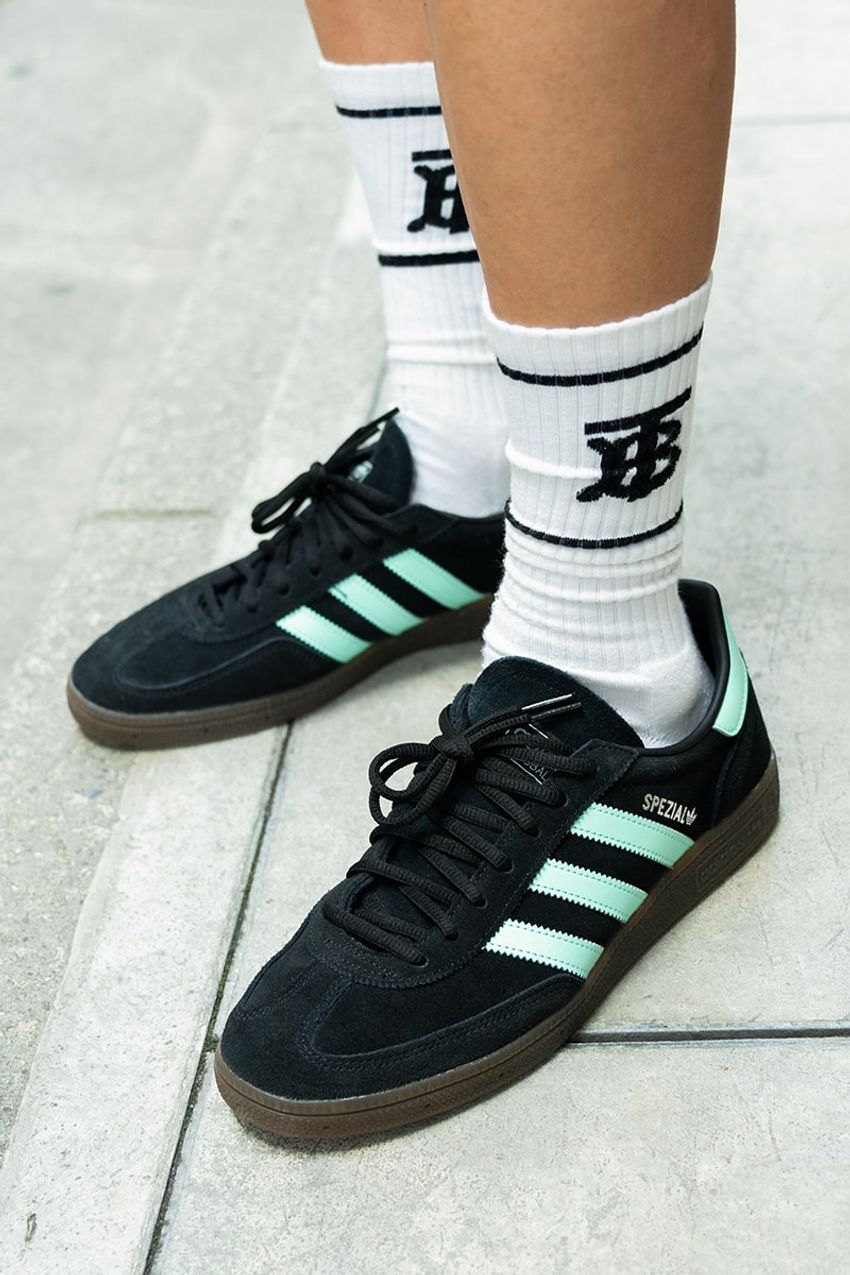 ラクしてお洒落な“黒コーデ”の好例3選！ 洒落者たちのリアルな着こなしテクを分析 - 7枚目の画像