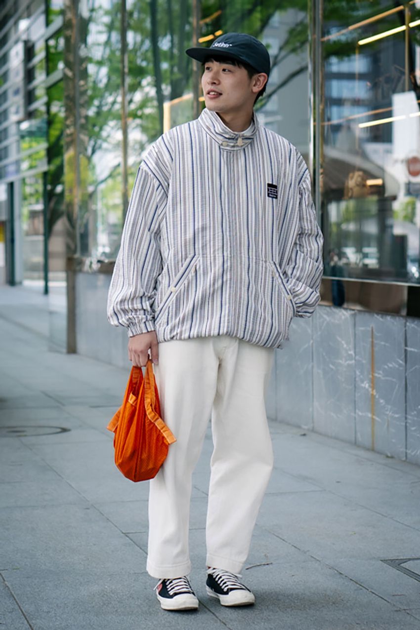 初夏のデニムスタイルは“白”で新鮮に！リー、ザラetc.爽やかに装った3名の着こなし例 - 4枚目の画像