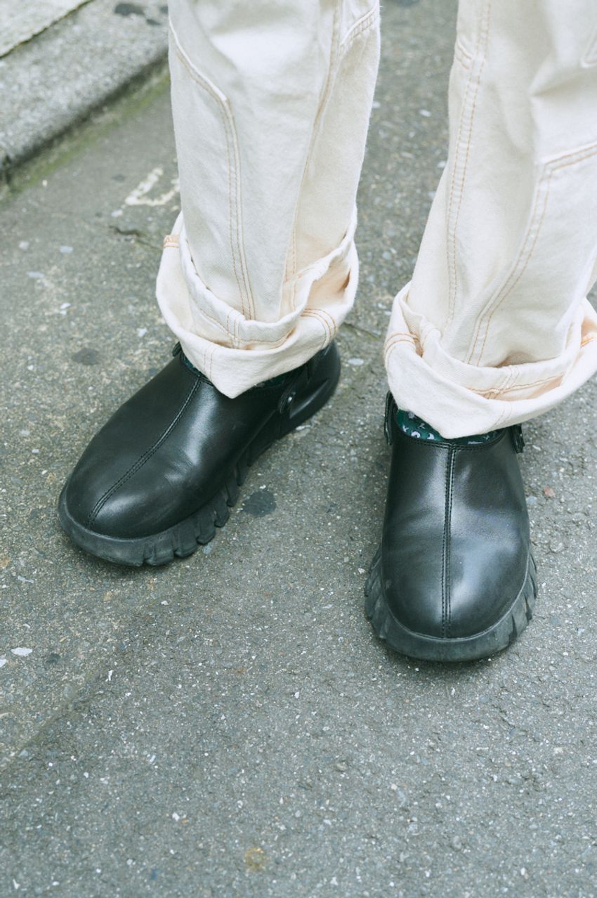 初夏のデニムスタイルは“白”で新鮮に！リー、ザラetc.爽やかに装った3名の着こなし例 - 8枚目の画像