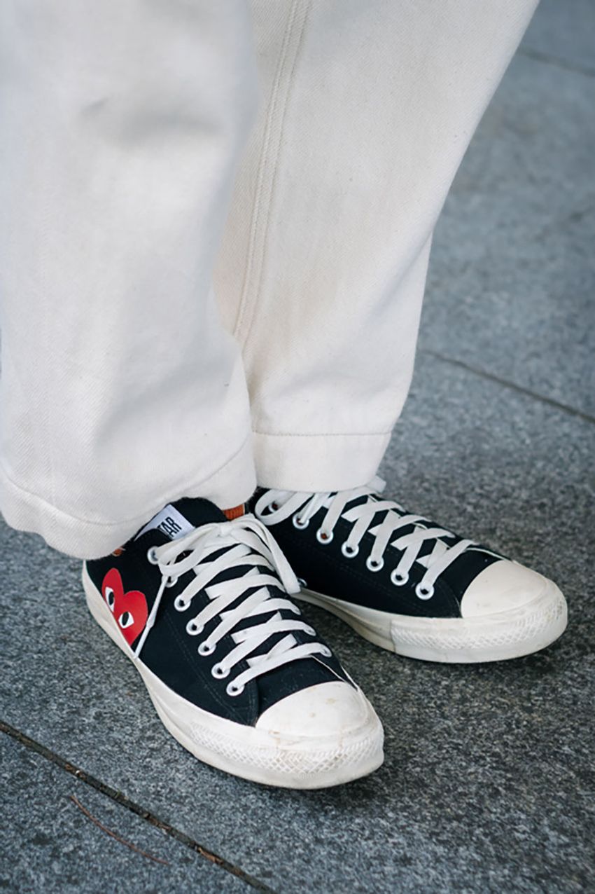 初夏のデニムスタイルは“白”で新鮮に！リー、ザラetc.爽やかに装った3名の着こなし例 - 10枚目の画像