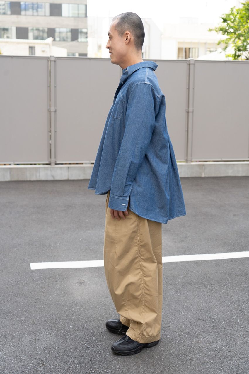 N.ハリウッド、シュプリームetc. 清涼感マシマシな「ブルーシャツ」コーデ好例3選 - 3枚目の画像