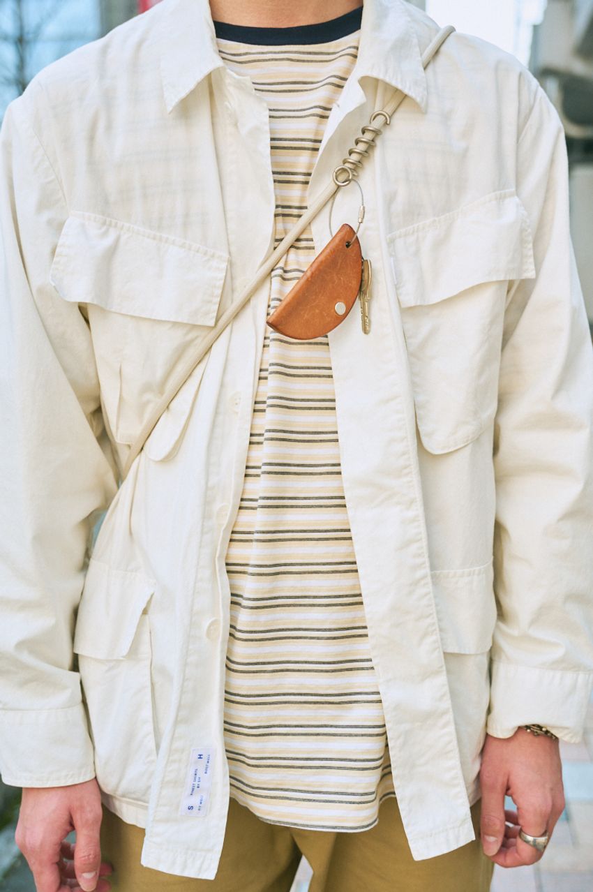 今季人気の「暖色系コーデ」3選。洒落者3名が取り入れたアイテムはシャツ、チノパンetc. - 7枚目の画像