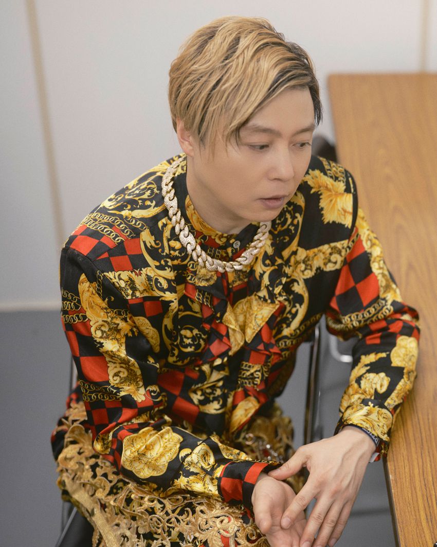 「衣装のモチーフは『ジョジョの奇妙な冒険』」堂本剛に聞く、“自分らしく生きる”ためのヒント - 10枚目の画像