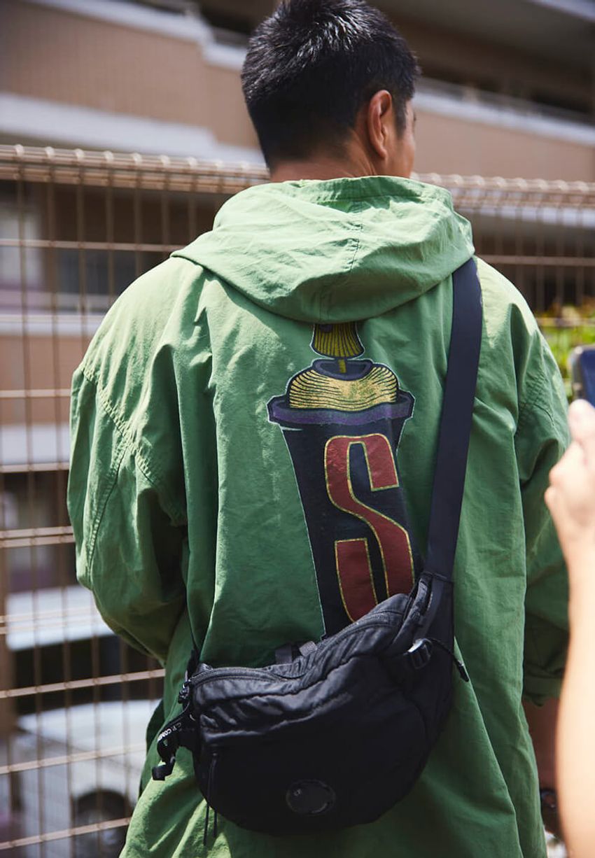 愛犬を散歩中のパンサー・尾形さんに突撃！ オールドステューシーにカーハート…本物のストリート愛 - 7枚目の画像