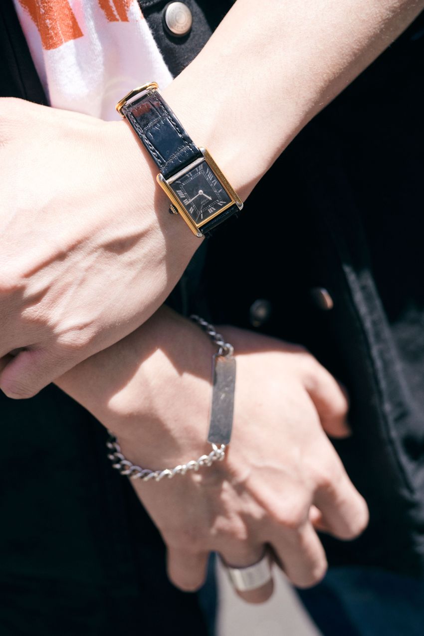 デニムスタイルにさりげなく“ゴールド”をプラス！ラフな装いに色気を加えた洒落者たち - 9枚目の画像