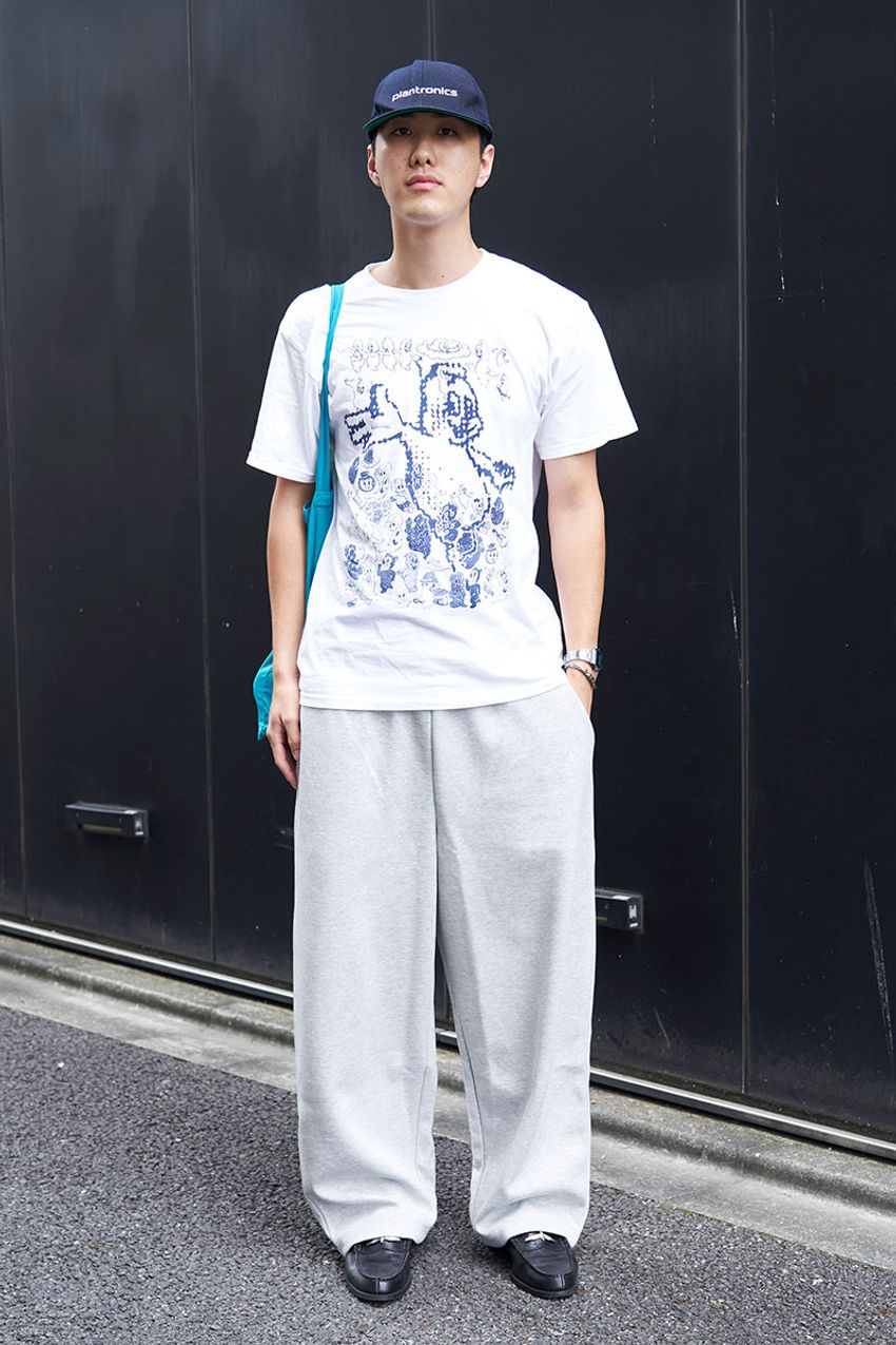 ユニクロの“スウェットパンツ”を街でお洒落に着る方法。シルエットや色にこだわった洒落者たち - 2枚目の画像