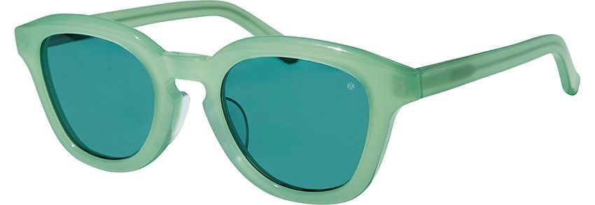 曲線だけで構成された肉厚セルフレームが特徴の「コロ」。4万4000円／アヤメ