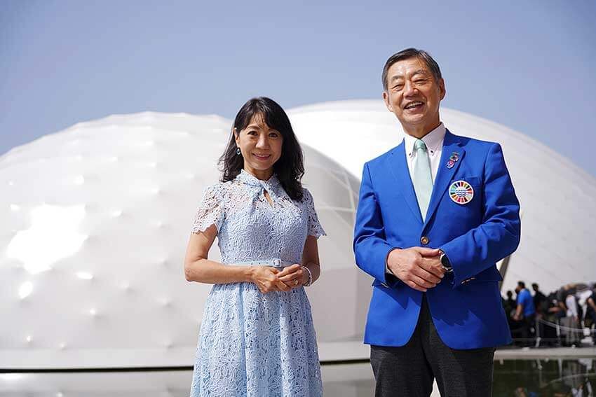 ［左］井植美奈子さん⚫︎ディビッド・ロックフェラーJr.が米国で設立した海洋環境保護NGO[Sailors for the Sea]のアフィリエイトとして独立した日本法人「一般社団法人セイラーズフォーザシー日本支局」を設立。京都大学博士（地球環境学）・東京大学大気海洋研究所　特任研究員。総合地球環境学研究所　特任准教授。OCEANS SDGsコンテンツアドバイザー。［右］更家悠介さん⚫︎1951年生まれ。’74年大阪大学工学部卒業。’75年カリフォルニア大学バークレー校修士課程修了後、翌年にサラヤ入社。工場長を経て９８年代表取締役社長に就任。日本青年会議所会頭などを歴任。エコデザインネットワーク副理事長、ゼリ・ジャパン理事長などを務める。2010年藍綬褒賞、’14年渋沢栄一賞受賞
