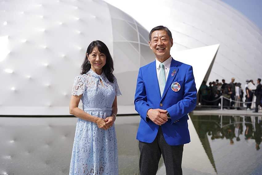 ［左］井植美奈子さん⚫︎ディビッド・ロックフェラーJr.が米国で設立した海洋環境保護NGO[Sailors for the Sea]のアフィリエイトとして独立した日本法人「一般社団法人セイラーズフォーザシー日本支局」を設立。京都大学博士（地球環境学）・東京大学大気海洋研究所　特任研究員。総合地球環境学研究所　特任准教授。OCEANS SDGsコンテンツアドバイザー。［右］更家悠介さん⚫︎1951年生まれ。’74年大阪大学工学部卒業。’75年カリフォルニア大学バークレー校修士課程修了後、翌年にサラヤ入社。工場長を経て９８年代表取締役社長に就任。日本青年会議所会頭などを歴任。エコデザインネットワーク副理事長、ゼリ・ジャパン理事長などを務める。2010年藍綬褒賞、’14年渋沢栄一賞受賞