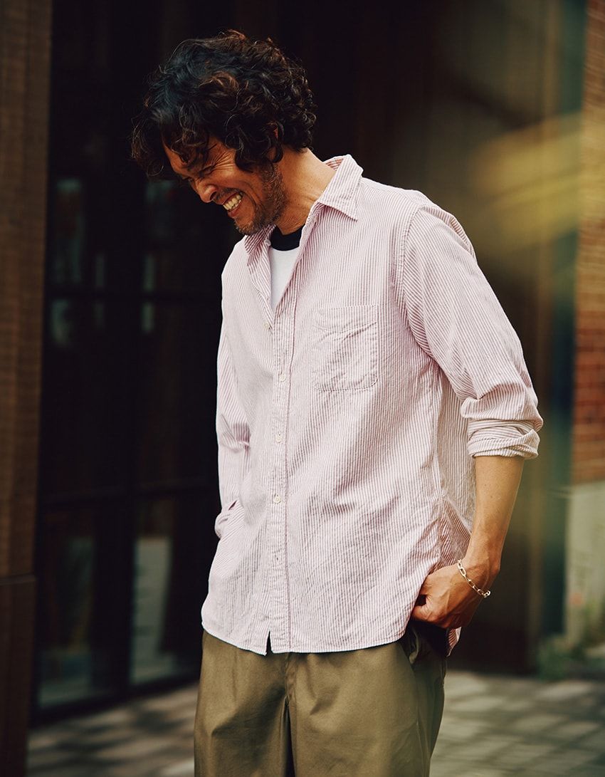 万能な“ピンクシャツ”で5つのコーディネイト例。渋さと洗練を与えてくれるのがピンクの効能 - 4枚目の画像