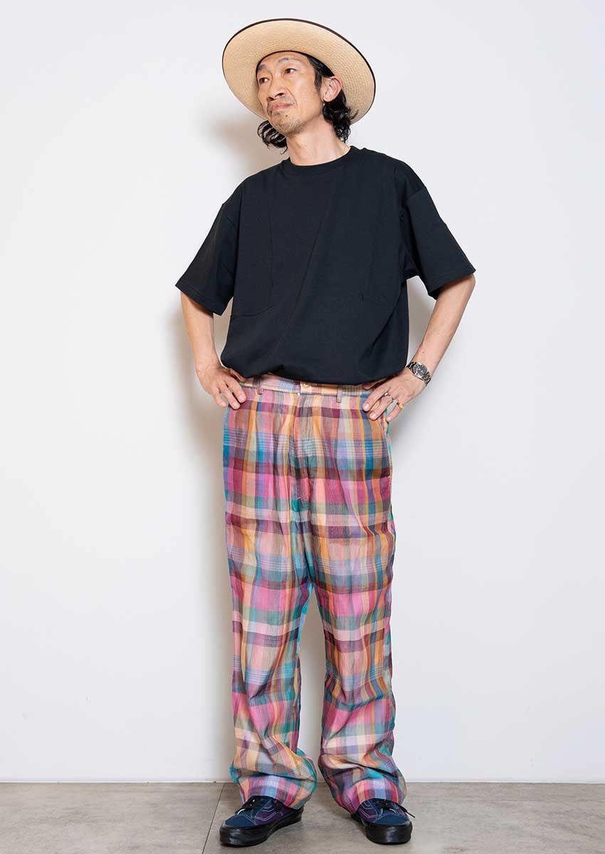 Tシャツ／ヘインズ、パンツ／セブンバイセブン、靴／ヴァンズ（すべて原の私物）