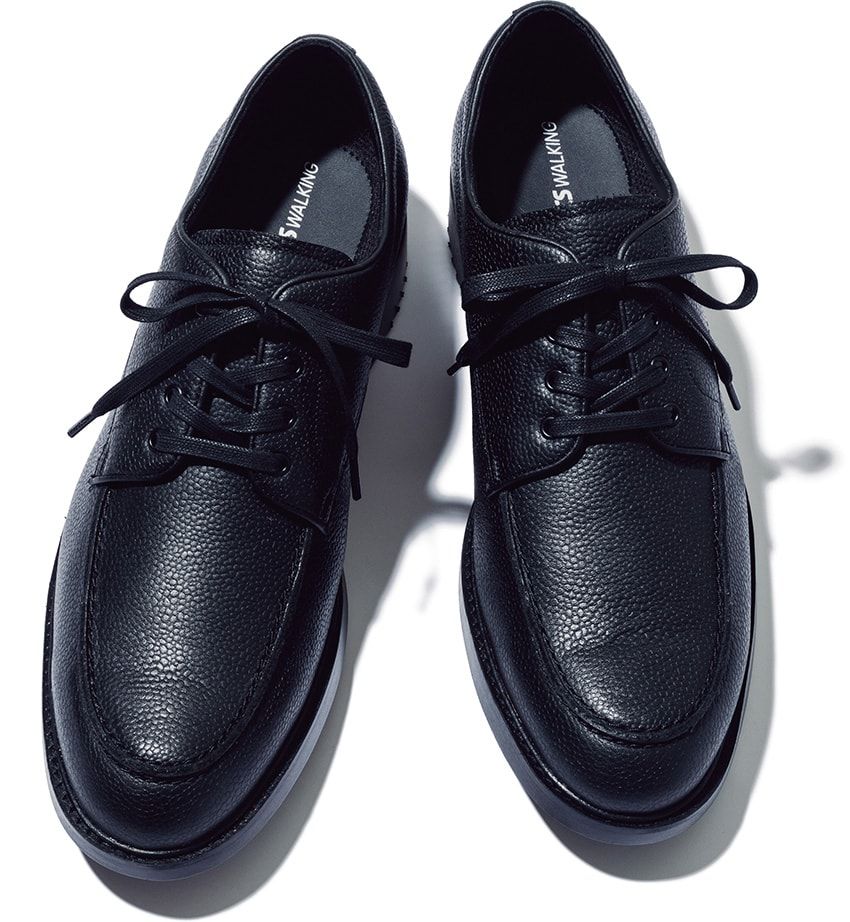 快適涼感！新顔のビーサンから名門ローファーまで、悩ましき“夏靴”の筆頭候補5選 - 4枚目の画像